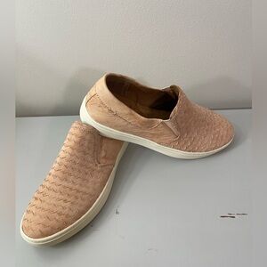 sofft somers slip on sneakers